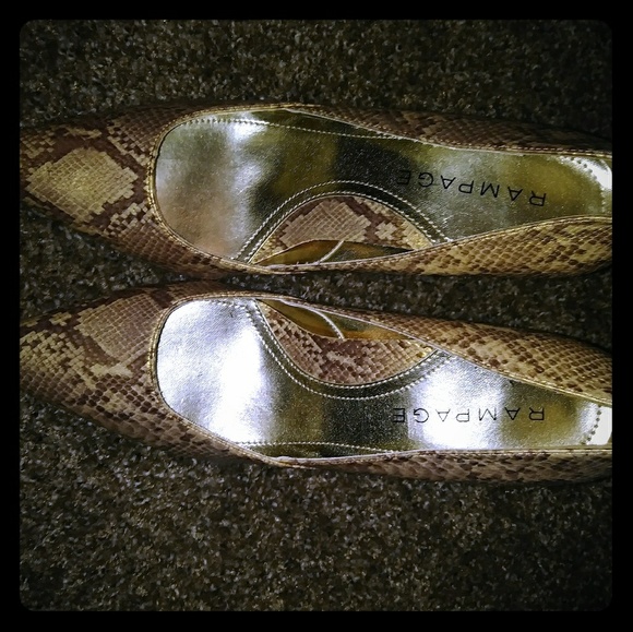 Snakeskin Shoes - Picture 1 of 2